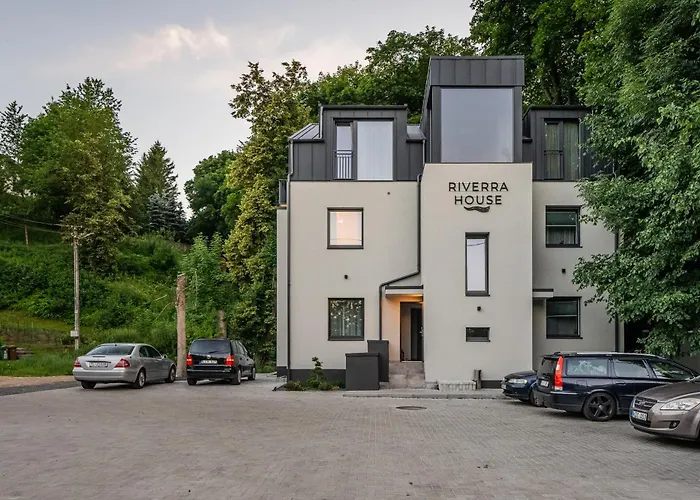 Riverra House - Studio Panorama View